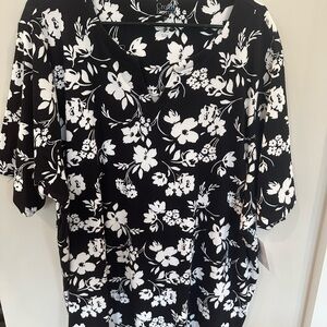 Croft & Barrow Black and White Floral Blouse
